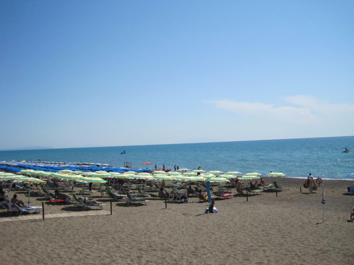 Villaedi Marina Di Bibbona Extérieur photo